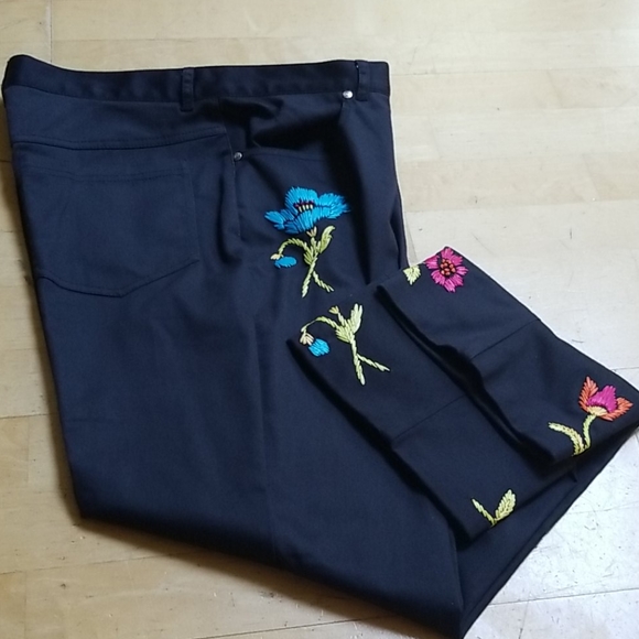 *Bundle 2 for $12* Women's Votre Nom Navy Flower Accents Stitches Pants US 12 - Picture 6 of 6